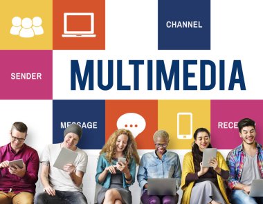 Dijital aygıtlar kullanan insanlar