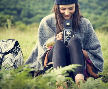fotoğraf makinesi olan kadın 