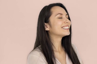 Kapalı gözlü kadın. 