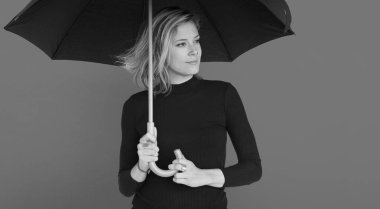 kadın holding şemsiyesi