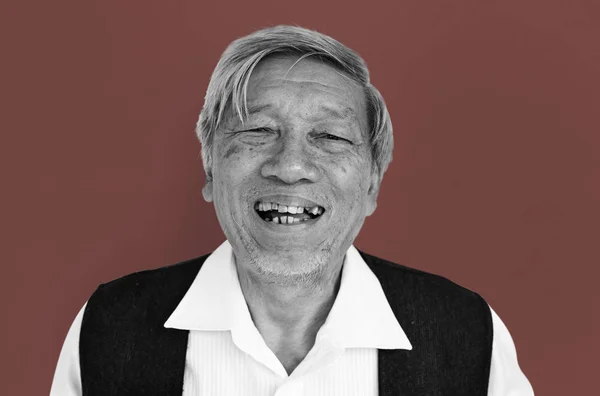 Sorrindo Sênior Asiático Homem — Fotografia de Stock