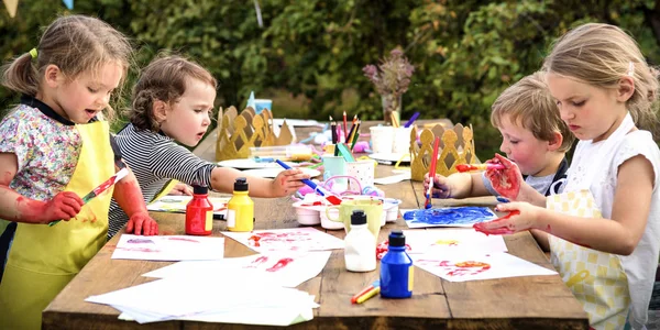 Kids Painting at birthday party — Stock Photo, Image