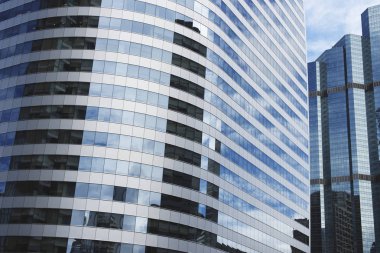 Ayna binalar yansıması ile