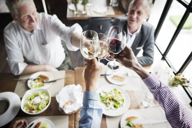 Restoranında yemek insanlar