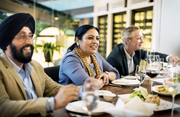 Gente de negocios en reunión en restaurante —  Fotos de Stock