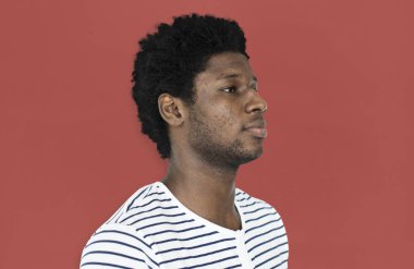  İnci Studio ciddi adam