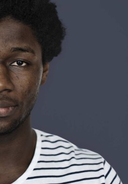  İnci Studio ciddi adam