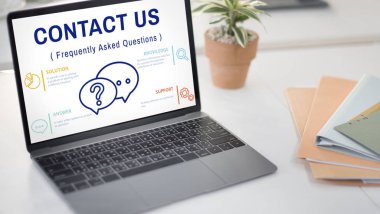 çalışma alanı tablo açılan laptop