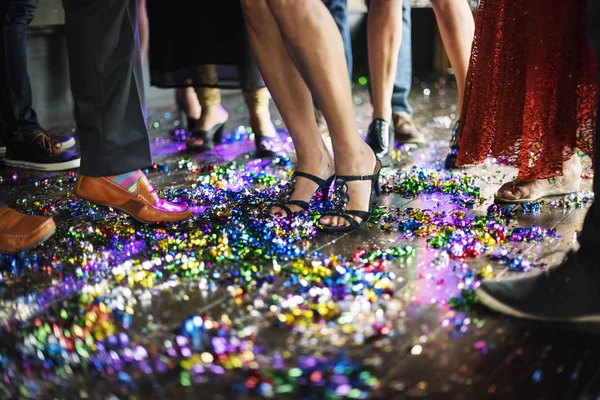  tatil tinsel bacaklarda