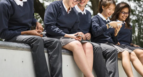 Öğrenci arkadaşlar birlikte