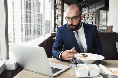 İş kişi çalışma Café