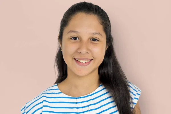 Sorrindo menina asiática no estúdio th — Fotografia de Stock