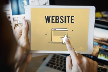 Dijital tablet tutan adam