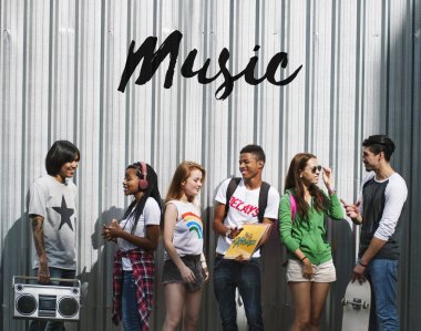 genç arkadaş grubu