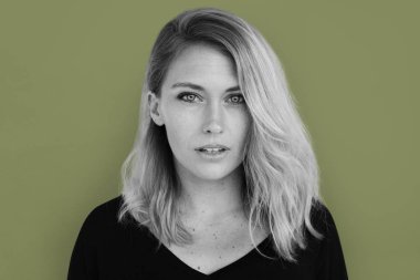 stüdyoda Kafkas kadın