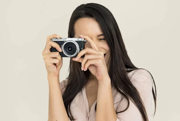 Mujer tomando fotos —  Fotos de Stock