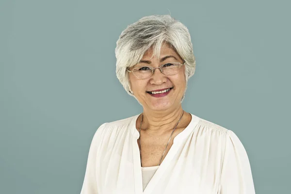 Senior Aziatische vrouw in Studio — Stockfoto
