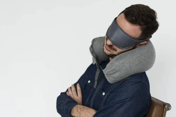 Man in het masker te slapen — Stockfoto