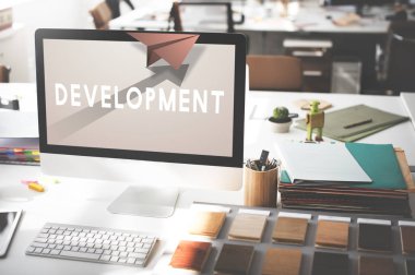 bilgisayar monitöründe çalışma alanı tablosu