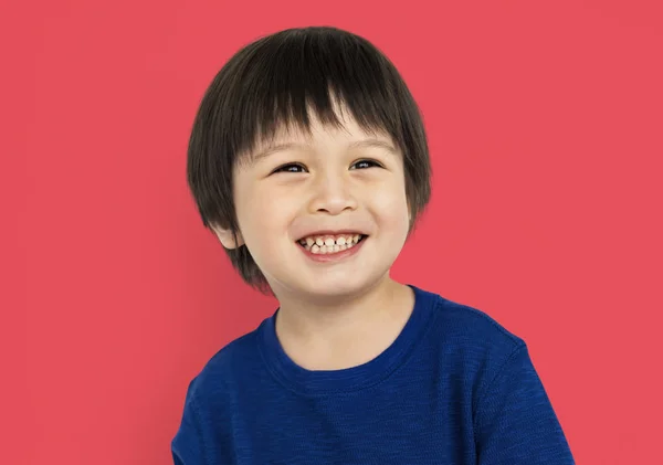 Bonito ásia menino sorrindo — Fotografia de Stock