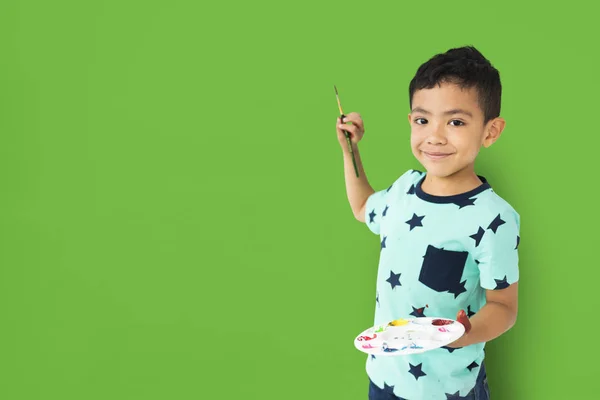 Niño posando en estudio —  Fotos de Stock