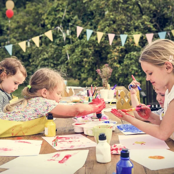 Kids Painting at birthday party — Stock Photo, Image