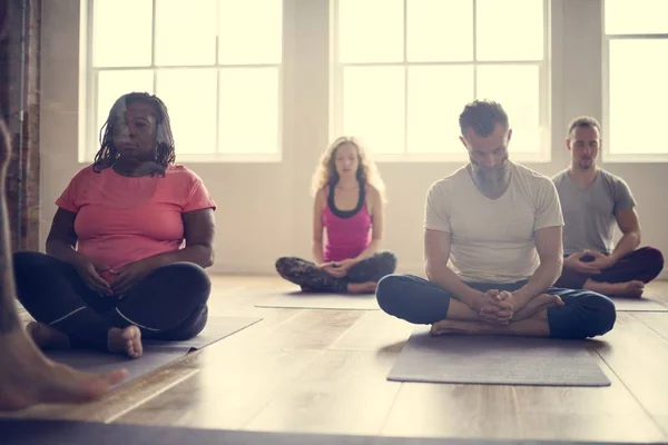 People doing joga in the Class — Stock Photo, Image