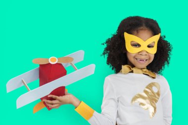 Afrikalı kız kostüm süper kahraman