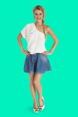 kadın stüdyoda poz