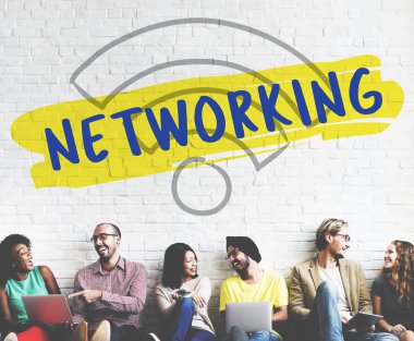 çeşitlilik arkadaşlar duvarının yakınında 