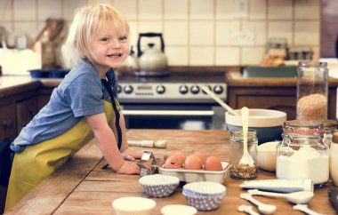 Küçük çocuk kabartma