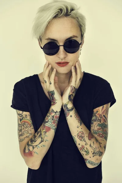 Stylowe dziewczyny z Tattooes — Zdjęcie stockowe