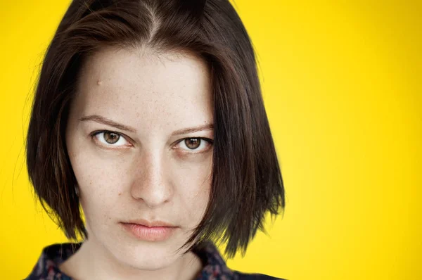 Retrato de mulher jovem. — Fotografia de Stock