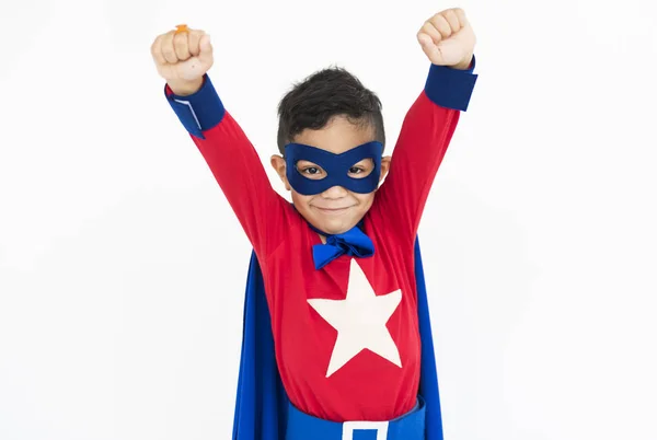 Chlapec v kostýmu superhrdiny — Stock fotografie