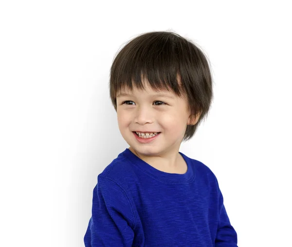 Roztomilý chlapec asijské usmívá — Stock fotografie