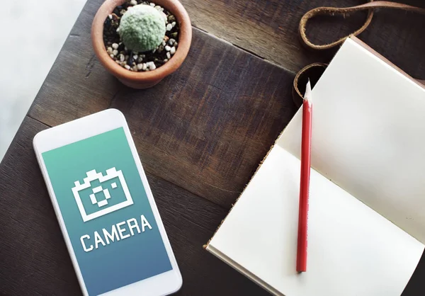 Caderno aberto sobre a mesa — Fotografia de Stock