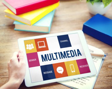 kişi holding dijital tablet