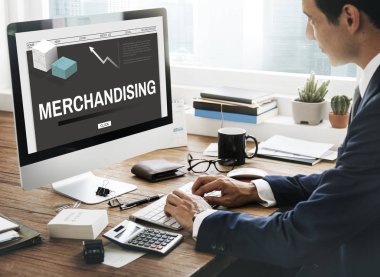 bilgisayarla çalışma iş adamı