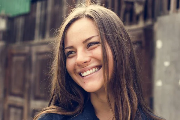 Sorrindo mulher bonita — Fotografia de Stock