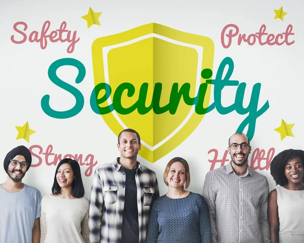 çeşitlilik insanlar duvara yakın duruyor