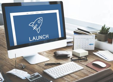 bilgisayarla çalışma iş adamı