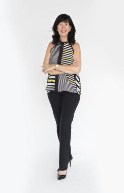 Olgun kadın gülümsüyor