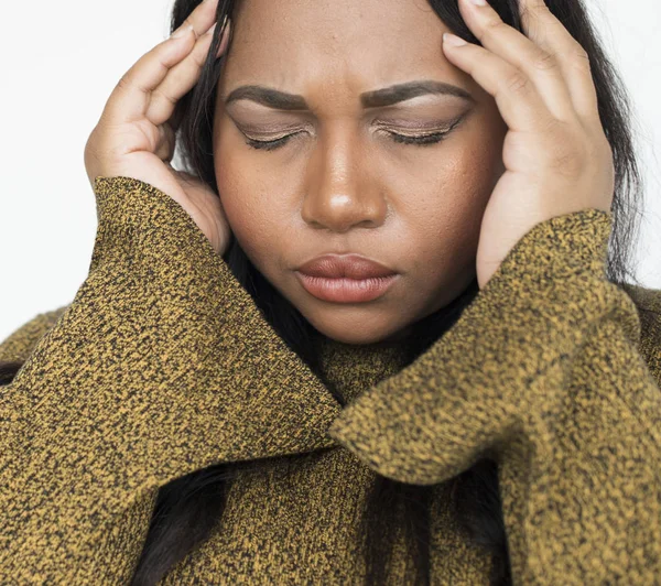 Afrikanerin mit Kopfschmerzen — Stockfoto