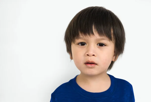 Leuke jongen in de studio — Stockfoto