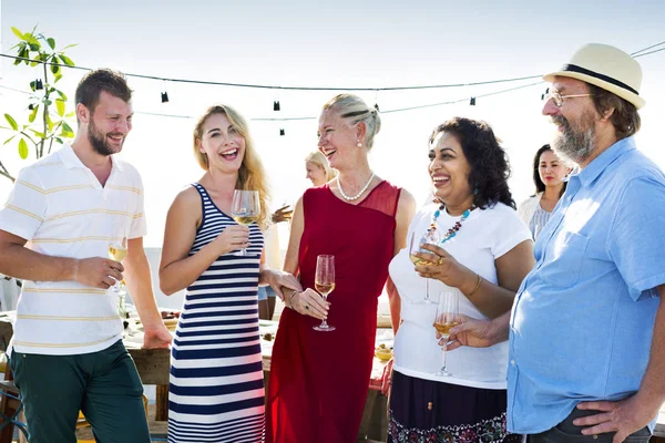 Grupo de pessoas em festa — Fotografia de Stock