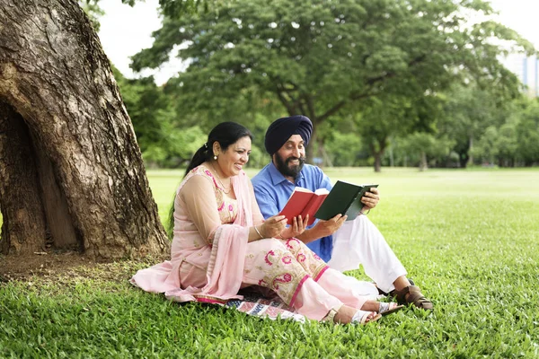 Indian Couple In Love — Stock Photo, Image