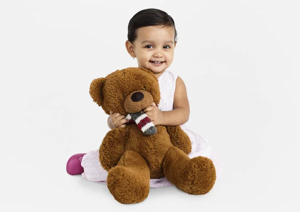 Meisje met teddybeer — Stockfoto