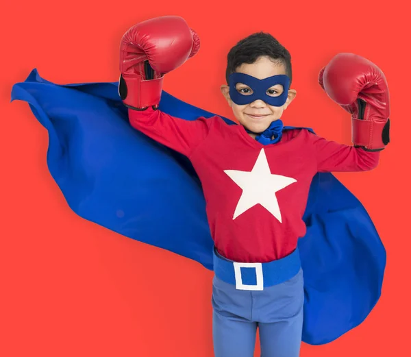 Menino de traje Super-herói — Fotografia de Stock