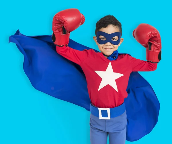 Menino de traje Super-herói — Fotografia de Stock