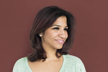 stüdyoda Kızılderili kadın